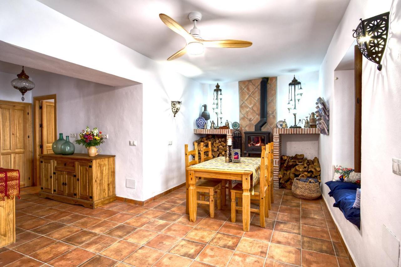 La Vieja Botica Acomodação com café da manhã Canillas de Aceituno Exterior foto